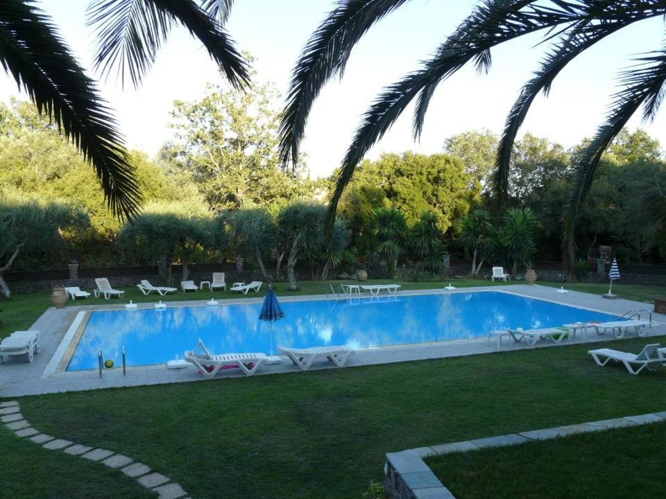 גאוביה Fiori Hotel מראה חיצוני תמונה