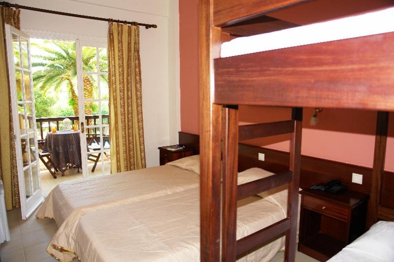 גאוביה Fiori Hotel מראה חיצוני תמונה