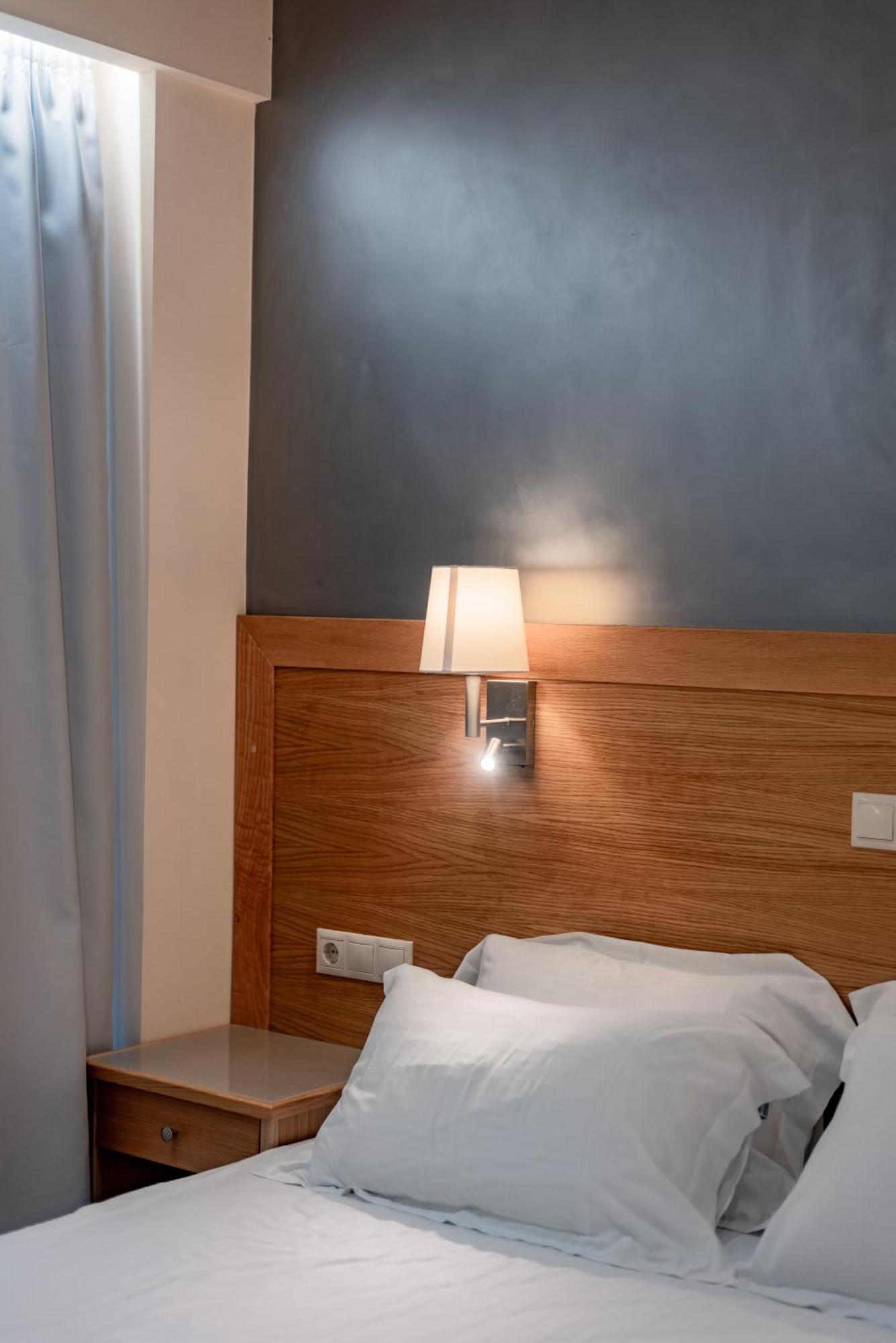גאוביה Fiori Hotel מראה חיצוני תמונה