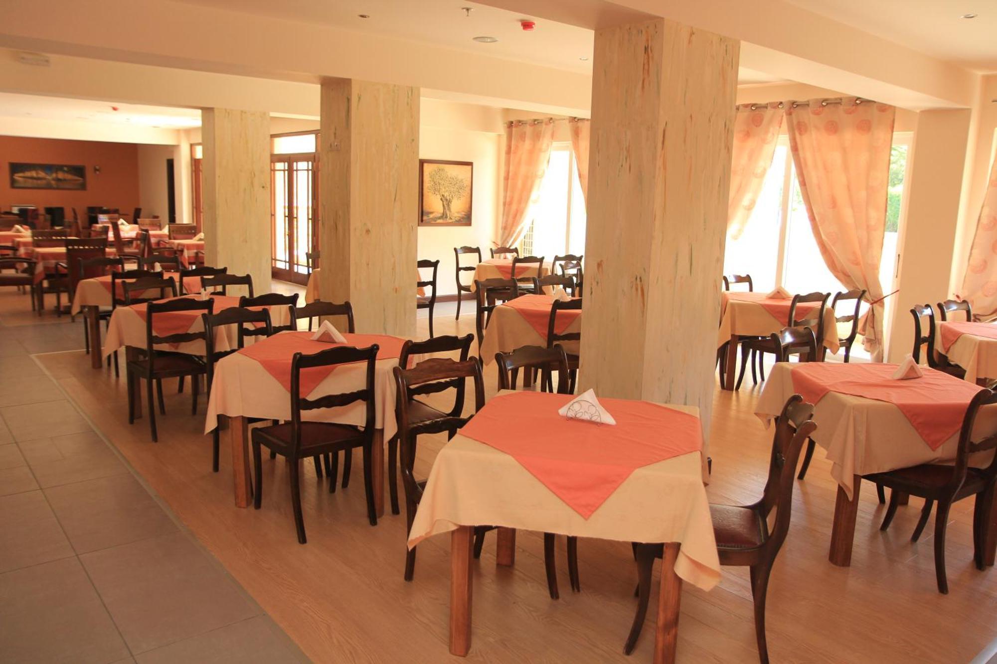 גאוביה Fiori Hotel מראה חיצוני תמונה