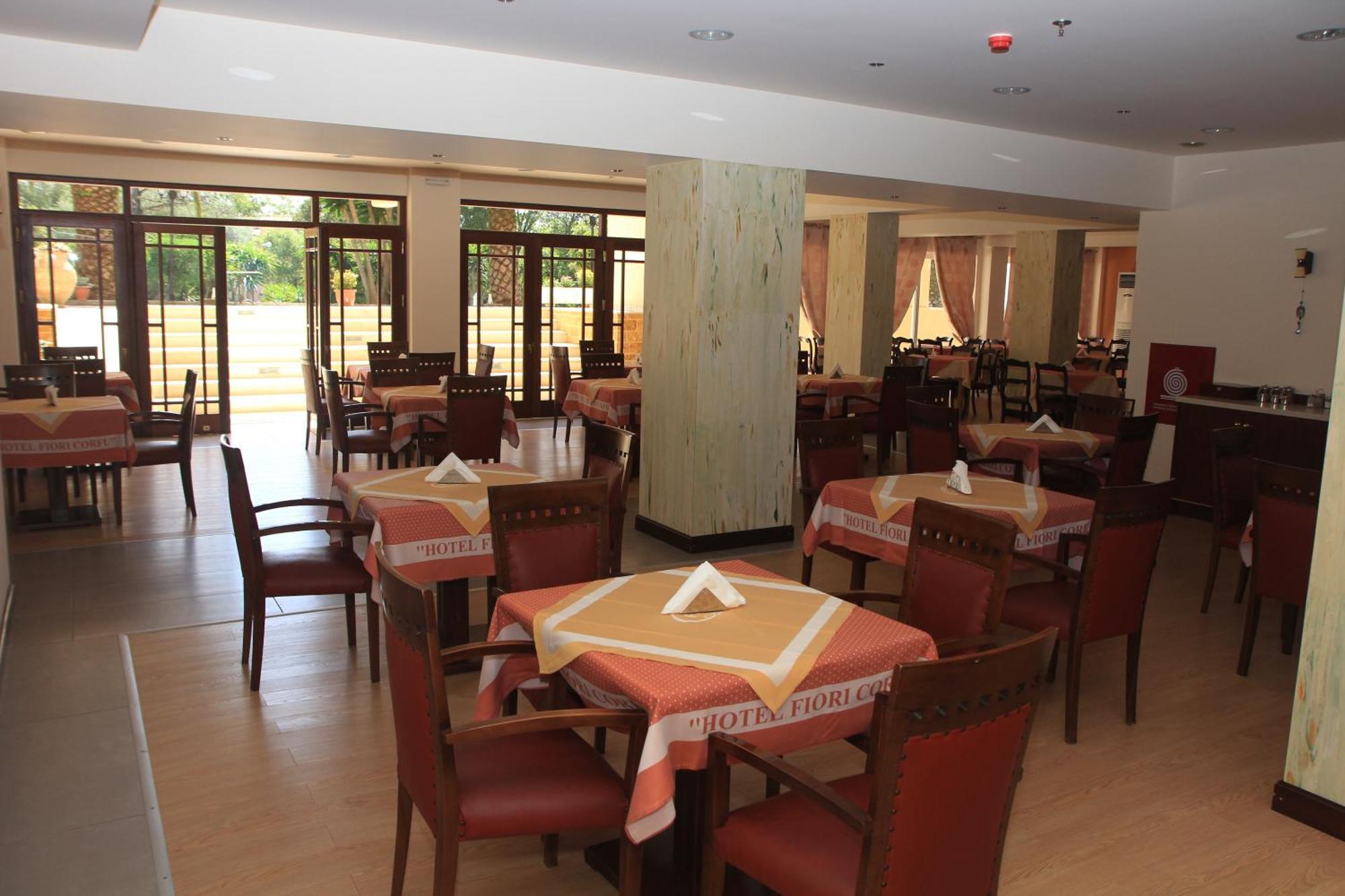 גאוביה Fiori Hotel מראה חיצוני תמונה