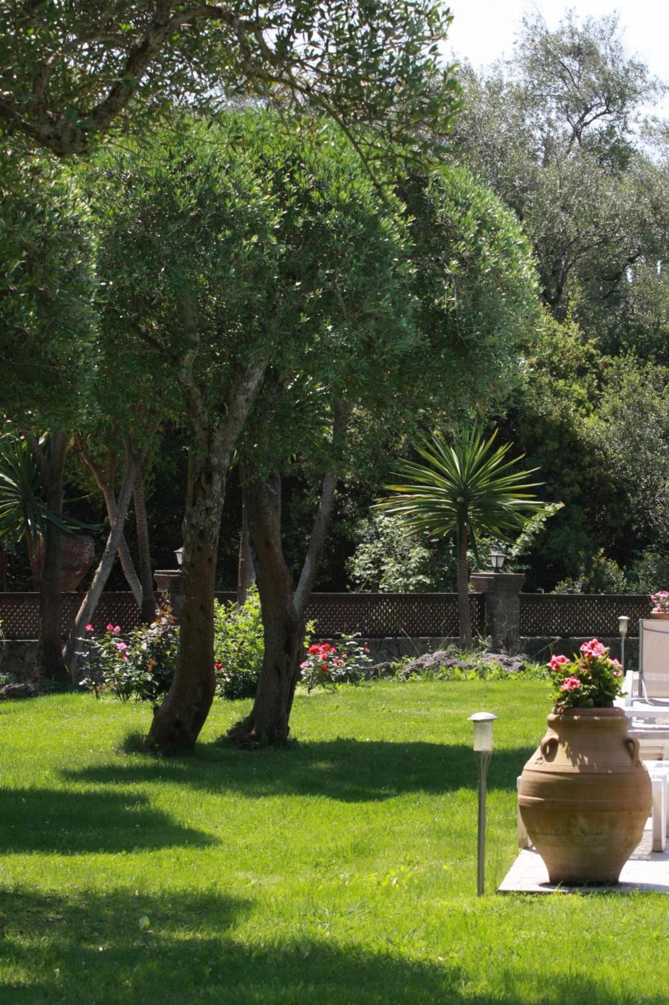 גאוביה Fiori Hotel מראה חיצוני תמונה