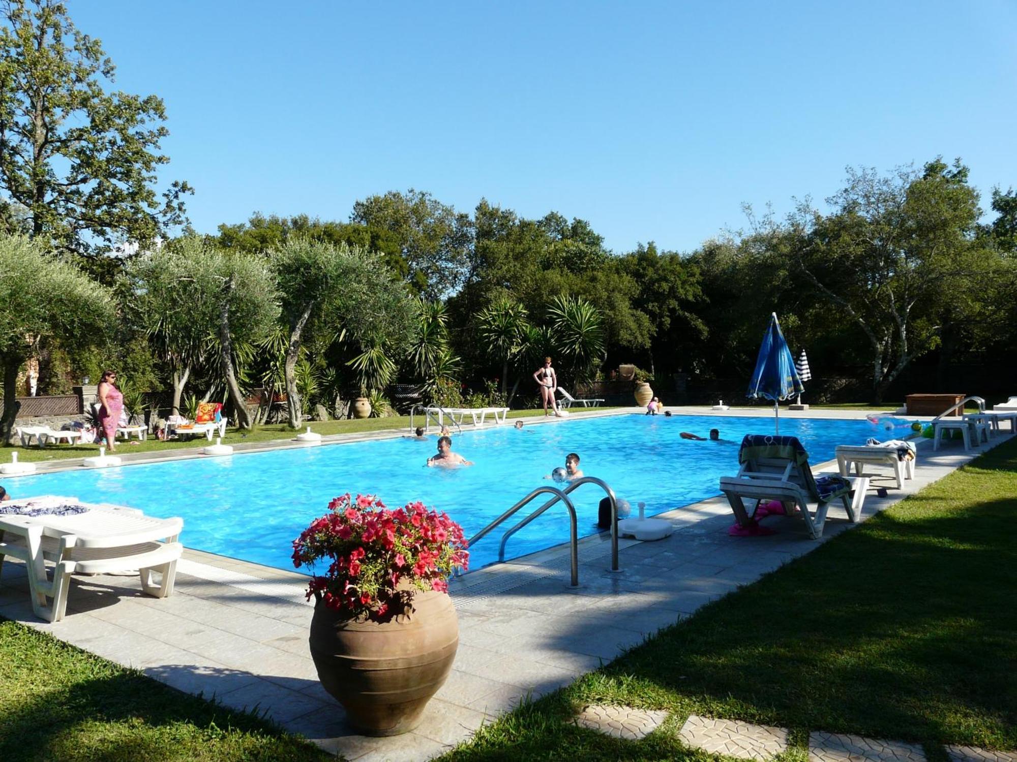 גאוביה Fiori Hotel מראה חיצוני תמונה